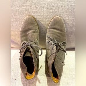 Franco Sarto Percy Chukka suede boots  Size 8